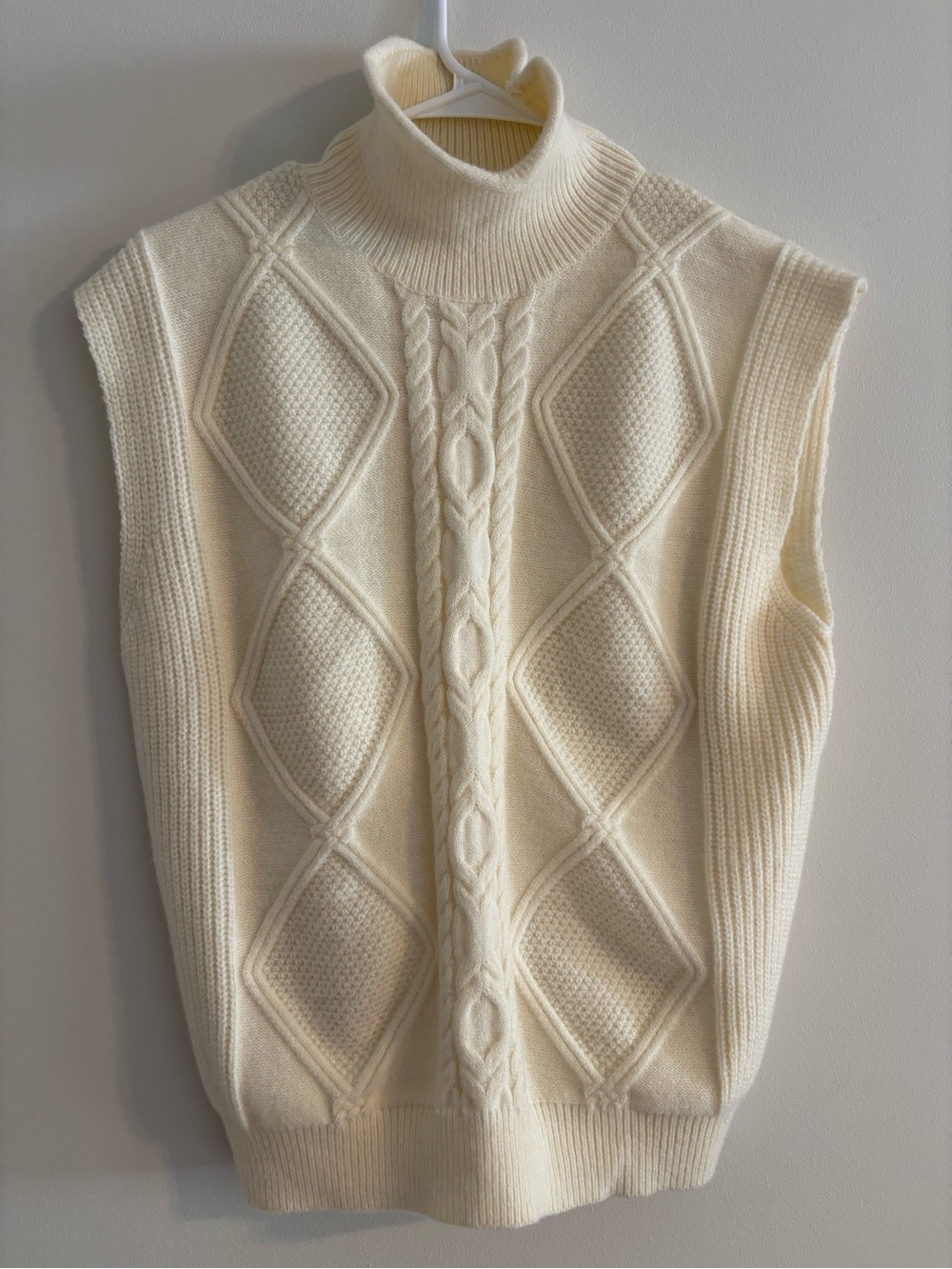Emmy Sweater Vest Line & Dot Size Small Ivory/Cream Fall Cozy Sweater